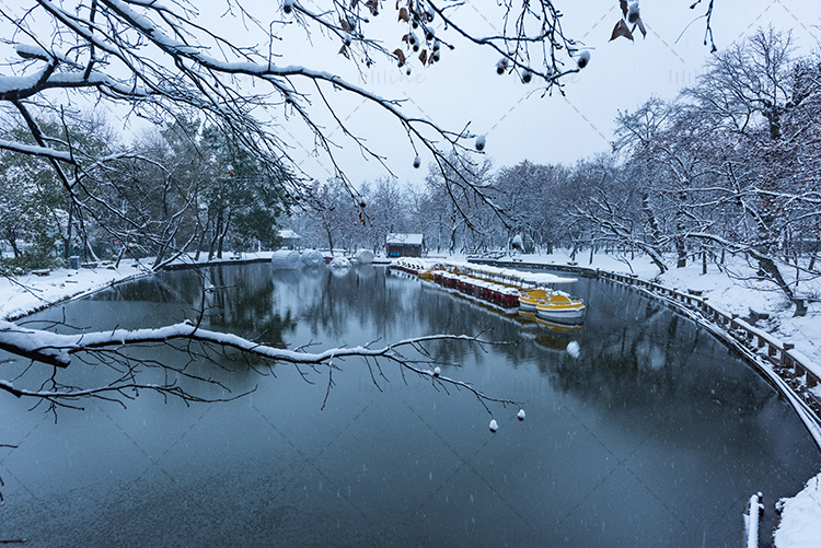 Water Paradise in Winter