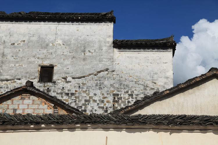 Kopott ház kínai vidéki fekete tégla