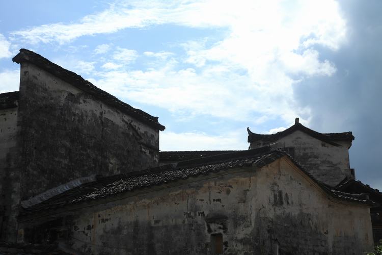 Kopott ház vidéki kínai fekete tégla