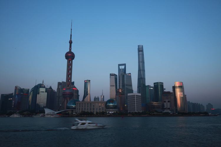 De bundel van shanghai zonsondergang shanghai wereld financiële centrum oosterse parel tv toren