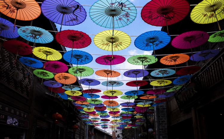 چتر رنگارنگ سفارشی ژاپنی جاذبه های توریستی آویزان