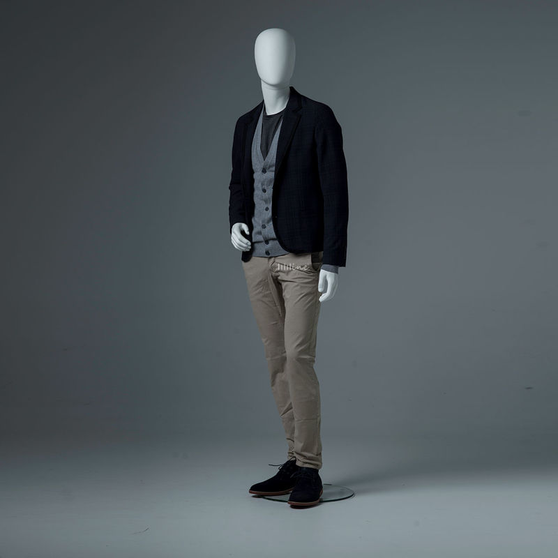 Mannequin male dressed photo 5
