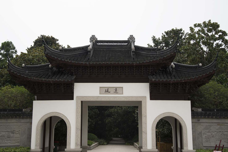 古代中国の庭の建築門