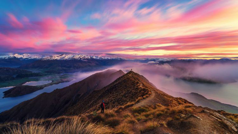 Jokul Iridescent nuvola di colore umano che domina in Nuova Zelanda