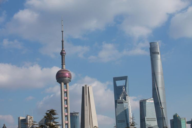 Shanghai Oriental Pearl TV Tower magasépületei Bund