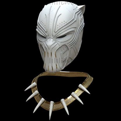 Helma a náhrdelník Killmonger z filmu Black Panther 2018